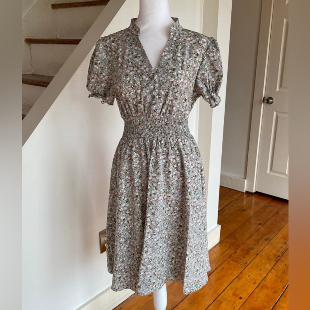 Vintage 70s cottagecore ditzy floral knee length dress